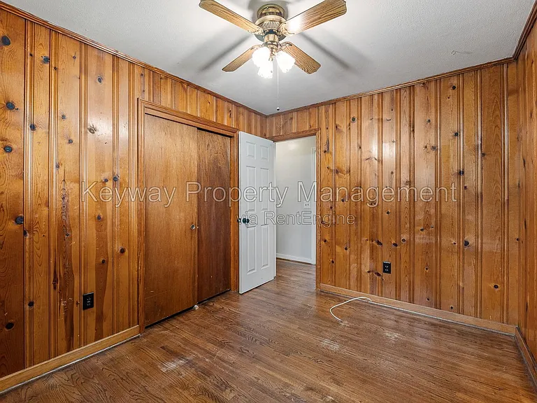 1823 Curtis Dr — Photo 5