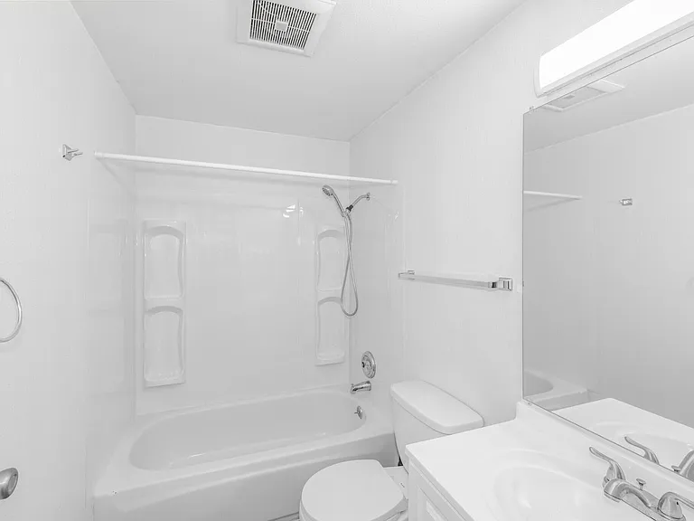 Meadowbrook Apartments — Photo 14