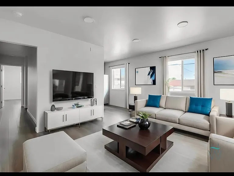 1193 Florence Street — Photo 2