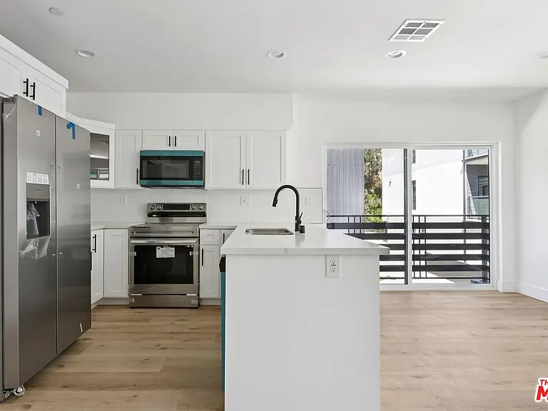 2111 Holly Dr #2 — Photo 6