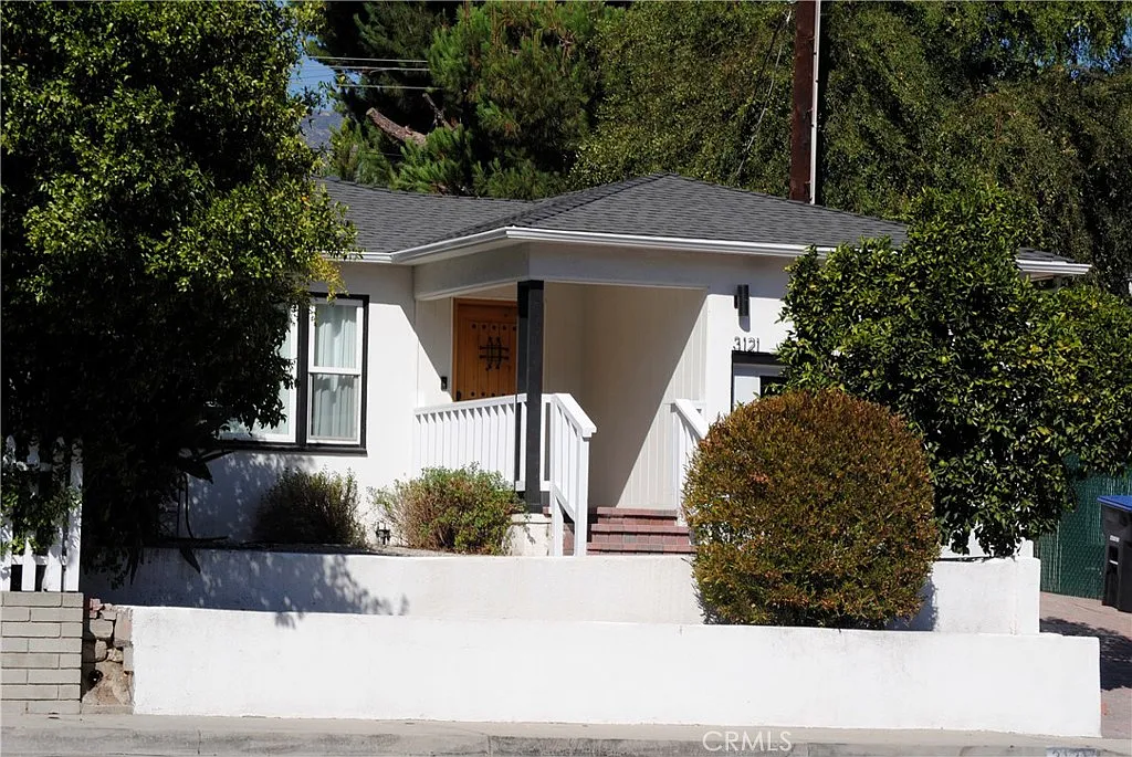2 bed, 1026 sqft, $3,900 — Photo 1