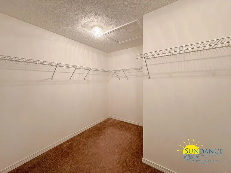 215 Twin Lakes Ln — Photo 16