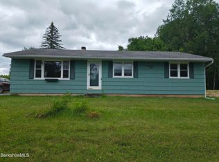 18 Billings St, Lanesborough, MA 01237