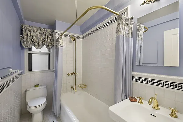 Sold by Compass | media 17