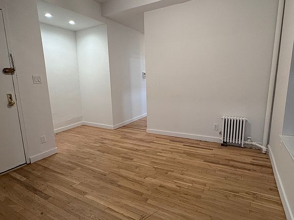 2nd image of 335 W 14th St APT 22