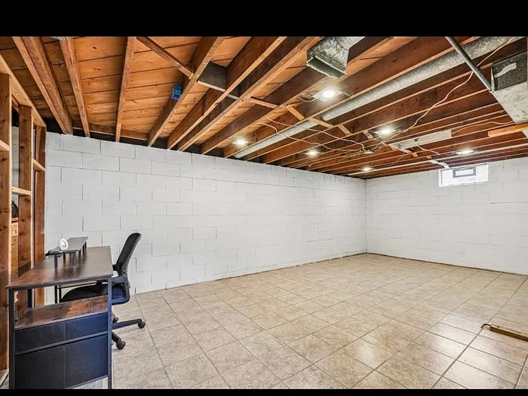 3940 Lasalle St — Photo 20
