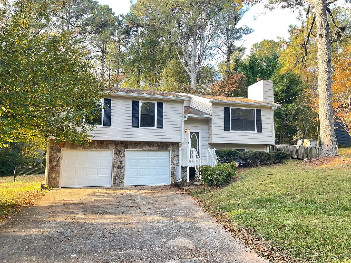 Updated 4 bedroom 2 bath home near in Dallas! — Photo 3