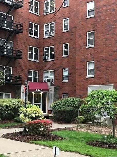 1st image of 2340 Linwood Ave APT 4C
