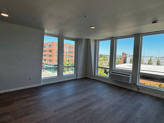 3rd image of 401 Union Ave SE #410