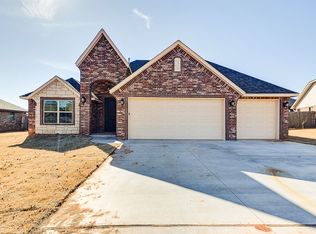 1605 Pinewood Dr, Moore, OK 73160