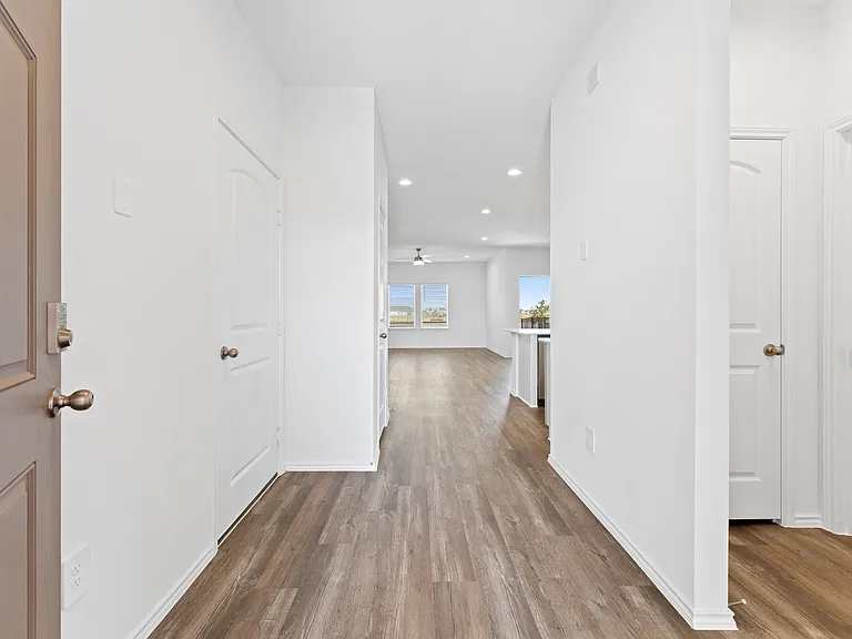 Emerald Ocean Dr — Photo 4