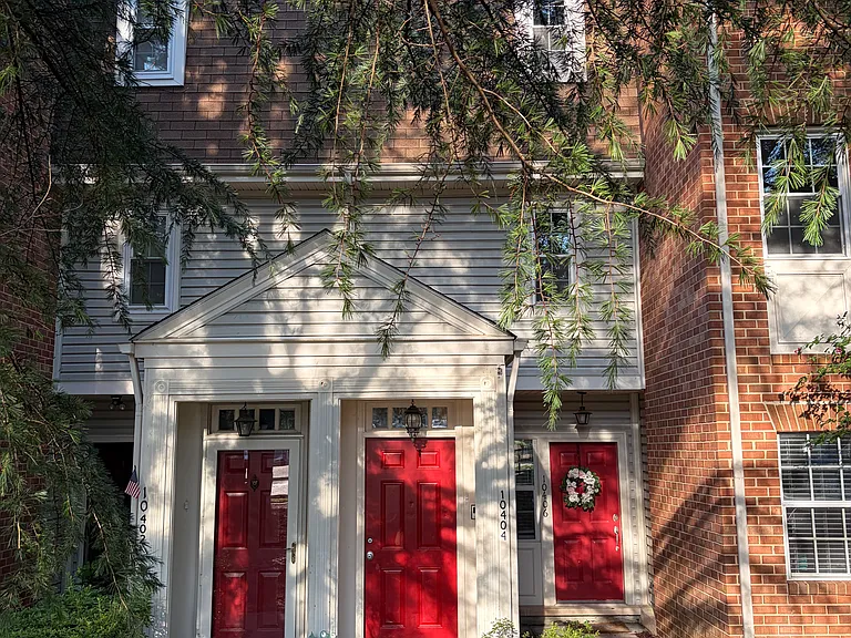 10404 Parthenon Ct — Photo 1
