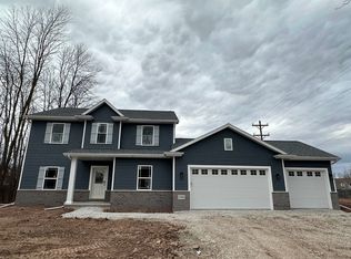 1782 Garnet Ct, Menasha, WI 54952