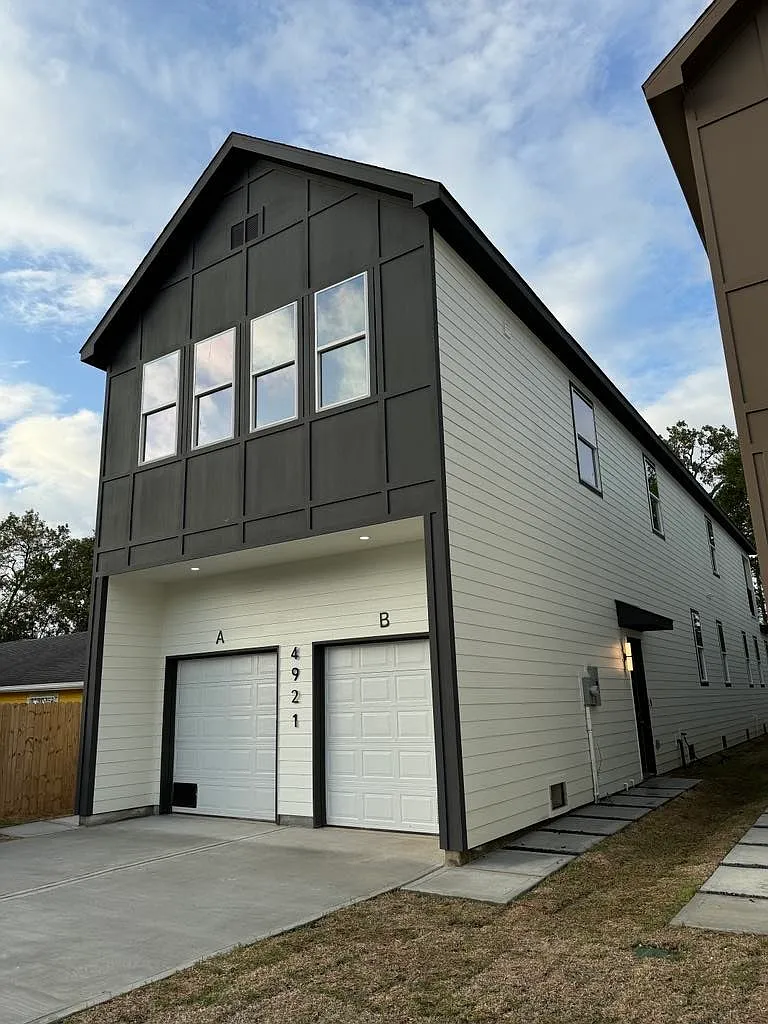 Building Photo - 4921 Pederson St #B