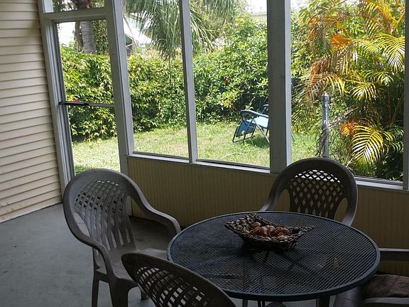 4th image of 1035 Goldfinch Ct