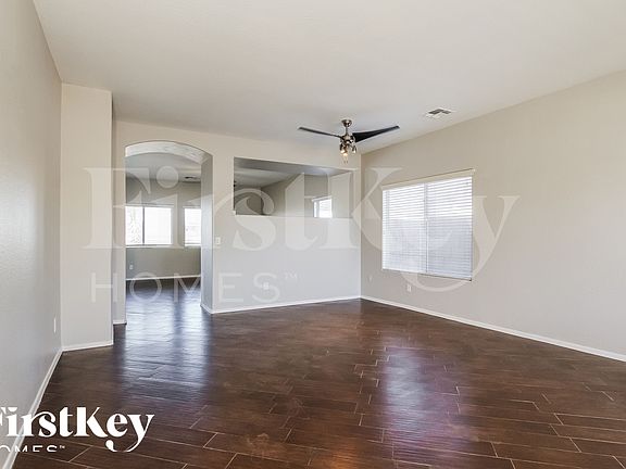 2nd image of 718 S 124th Ave