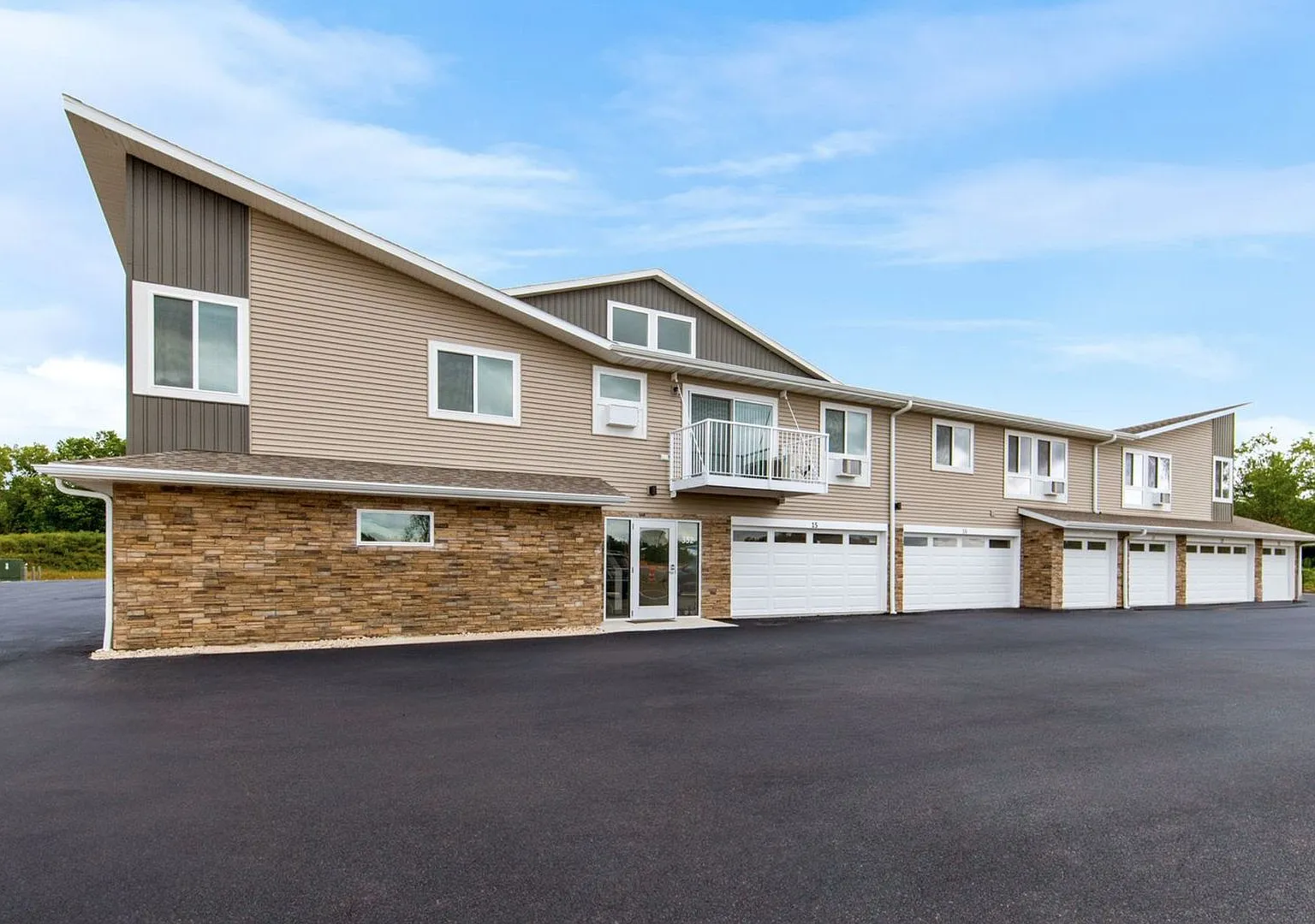 The Oaks- 352 Deschane Ave Crivitz WI — Photo 2