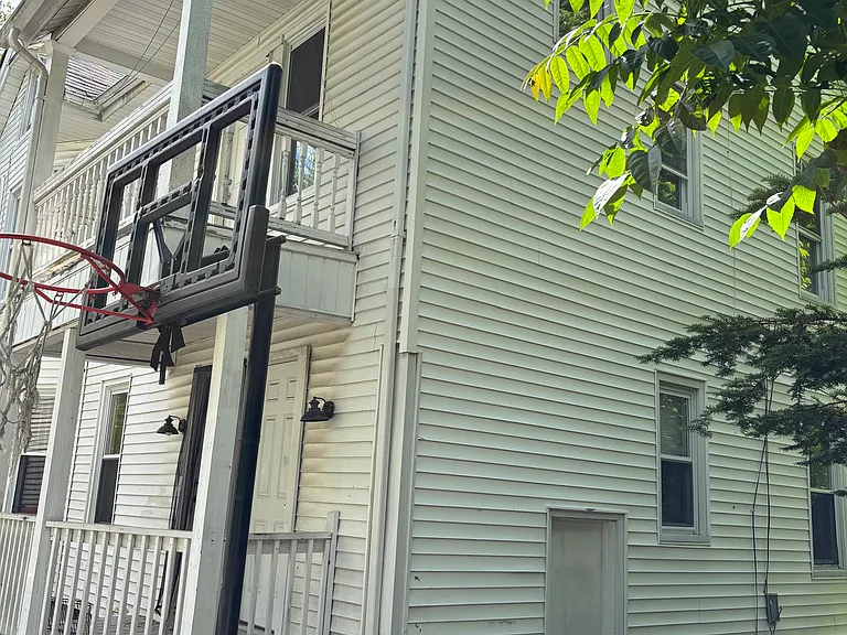 140 Yale St #1 — Photo 8