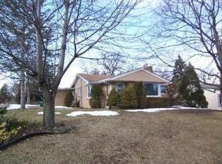 4210 W Crystal Lake Rd, McHenry, IL 60050