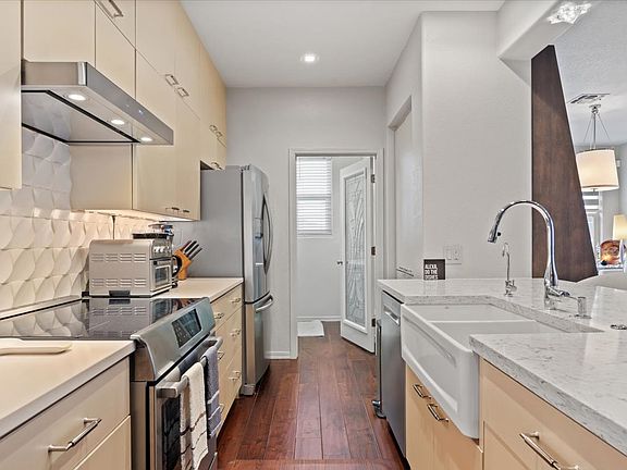 3rd image of 15221 N Clubgate Dr Unit 2062