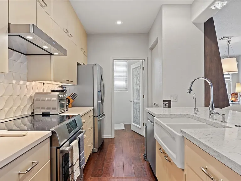 15221 N Clubgate Dr #2062 — Photo 3