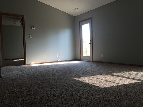 3rd image of 6202 Longmeadow Dr