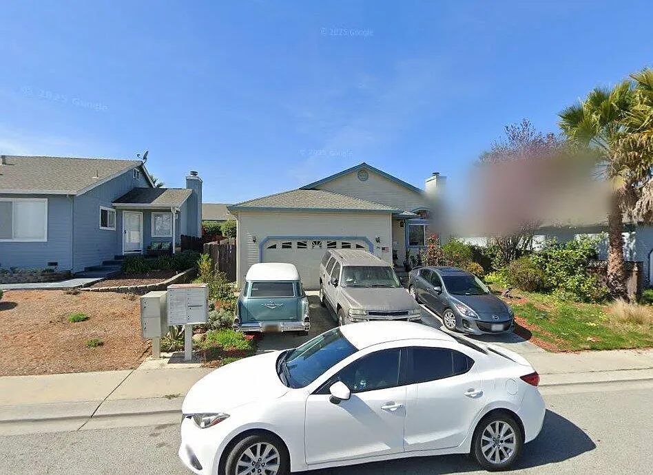 Agate Dr