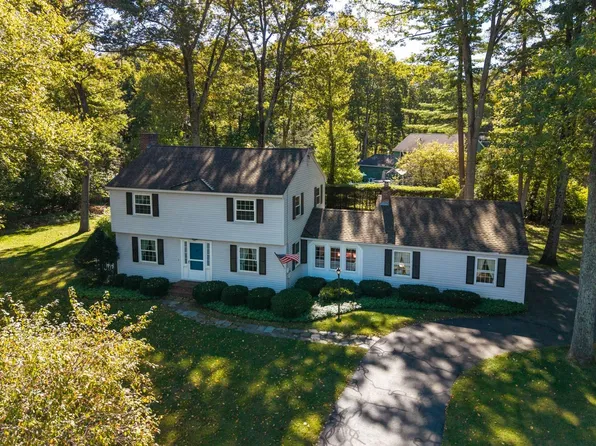 6 Toppan Road, Kingston, NH 03848