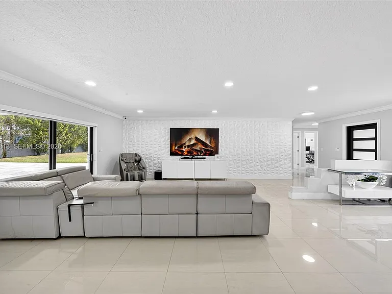 11951 SW 120th Ter — Photo 11