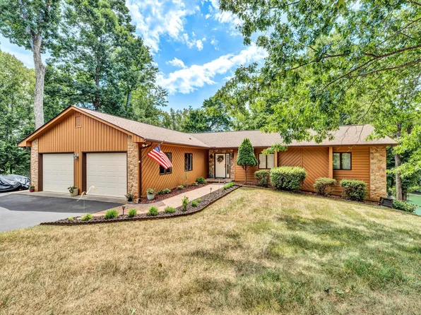 386 Winding Waters Dr, Moneta, VA 24121