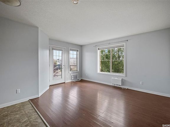 5th image of UNIT 5-5011 James Hill ROAD