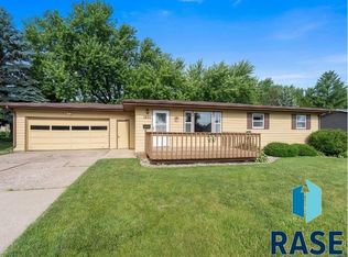 1301 S Joliet Ave, Sioux Falls, SD 57110