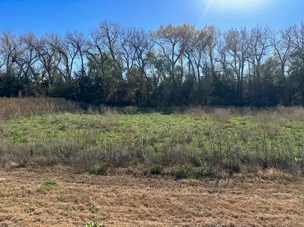 1027 & 1031 Husker Ln, Broken Bow, NE 68822