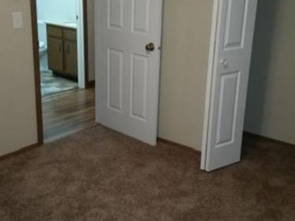 5th image of 504 S 7th St #11359129