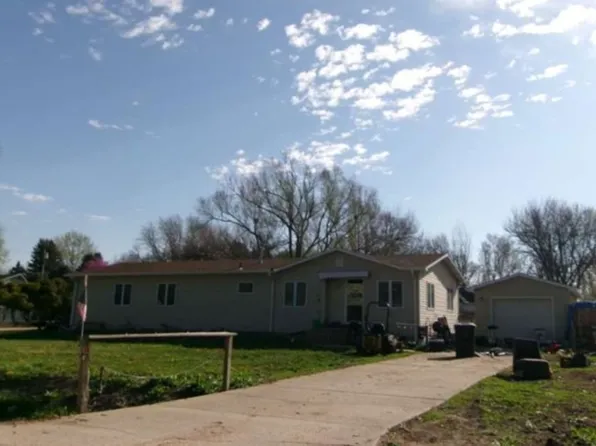 410 N Hamilton Ave, Harvard, NE 68944