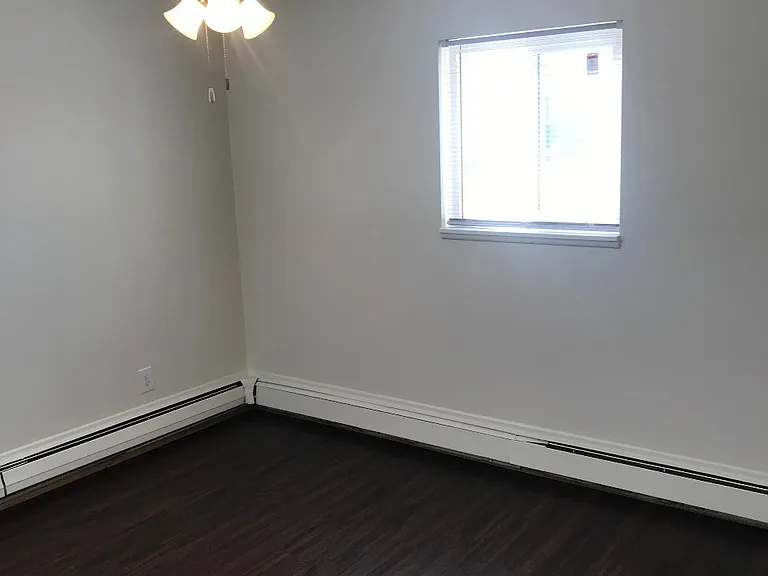Emerald Village Apartments — Photo 35