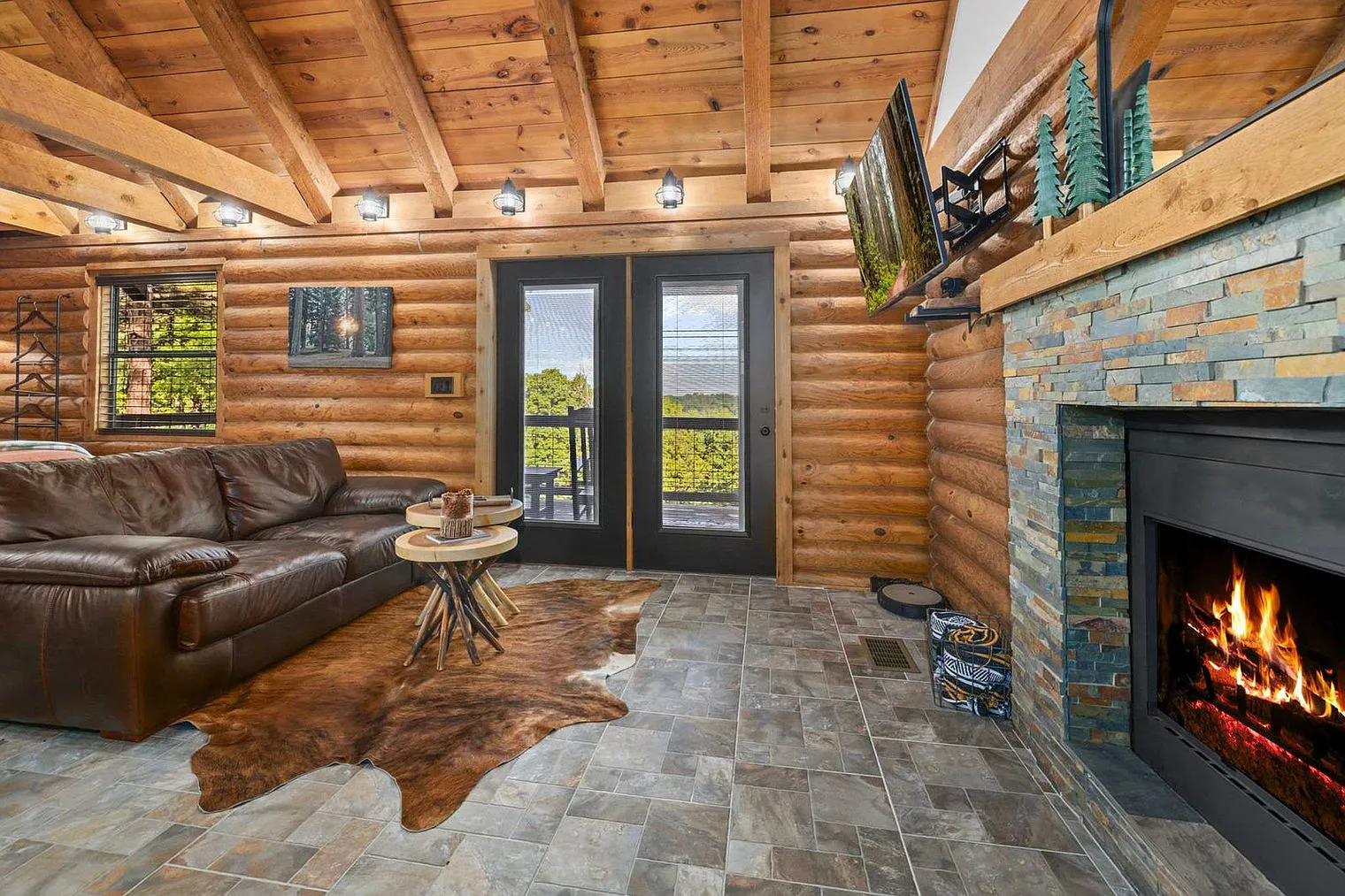 1 bed, 1.0 bath, 570 sqft, $3,897 — Photo 1