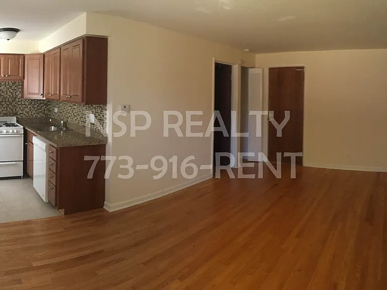 5820-3 N Sheridan Rd #102 — Photo 2