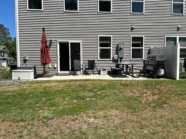 3647 Roseblossom Dr — Photo 6