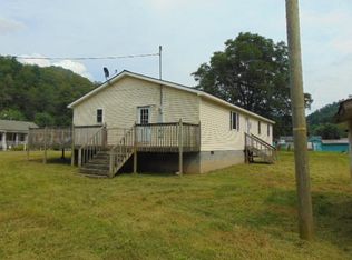 8266 Clear Fork Rd, Dorothy, WV 25060
