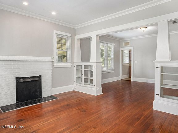 3rd image of 2111 MYRA Street