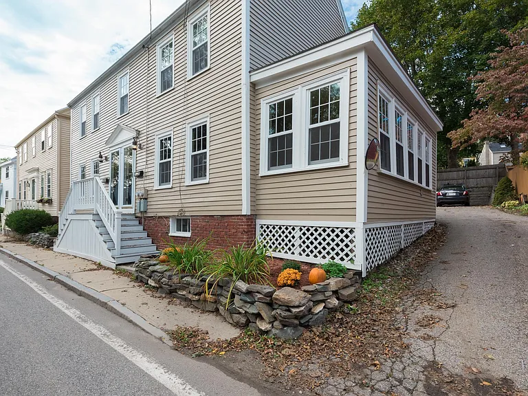 69 Dennett St — Photo 5