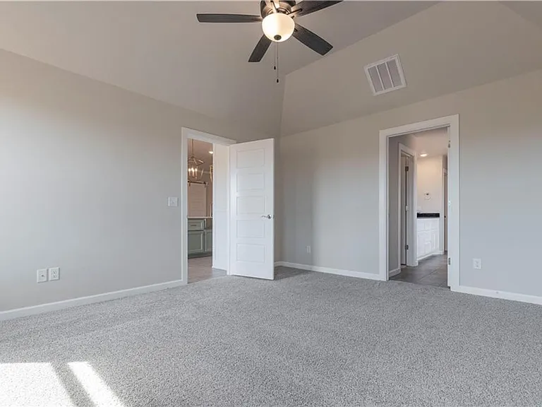 16300 Marsha Dr — Photo 13