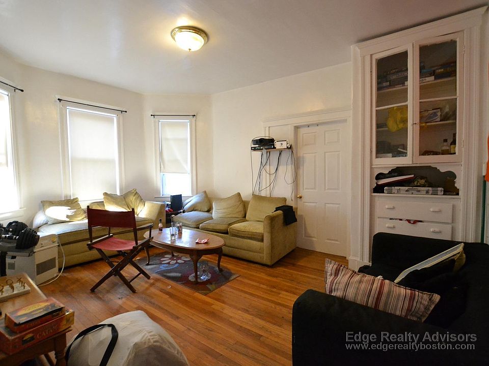 2nd image of 32 Brackett St #3
