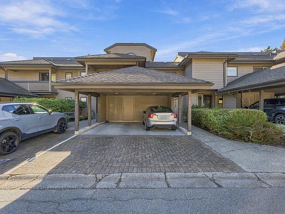3rd image of 806 Roche Point Dr