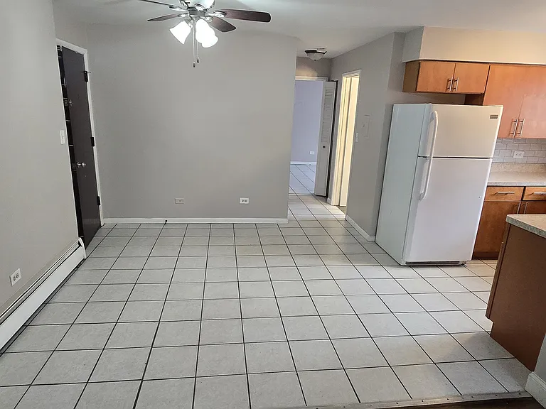 2131 Narcissus Ave #2W — Photo 12