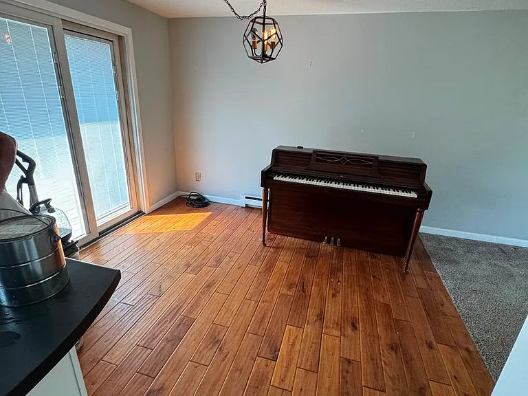 1909 13th Ave W — Photo 1