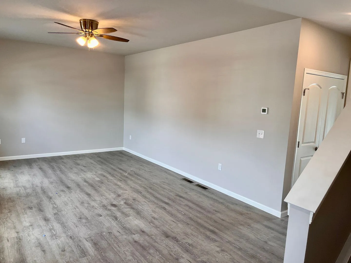1Riverview Townhomes — Photo 3