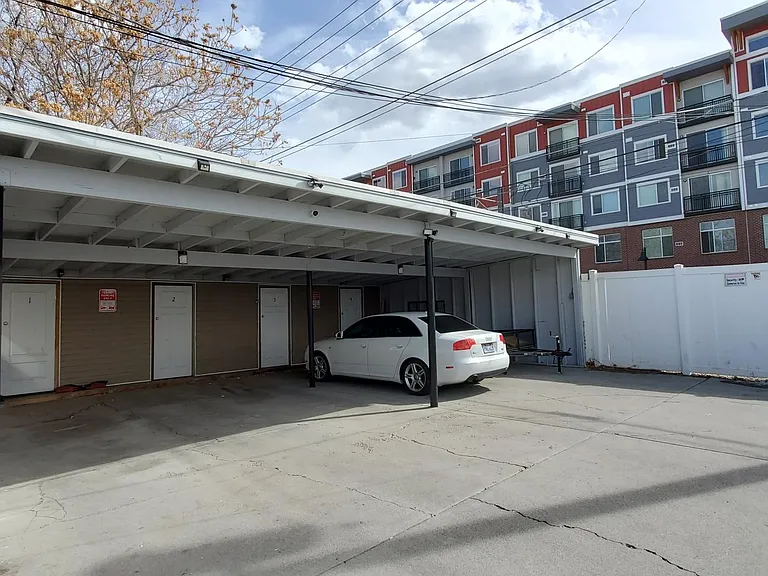 150 E Wentworth Ave — Photo 14