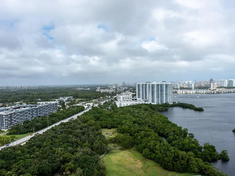 16385 Biscayne Blvd #2904-fl 3 — Photo 10